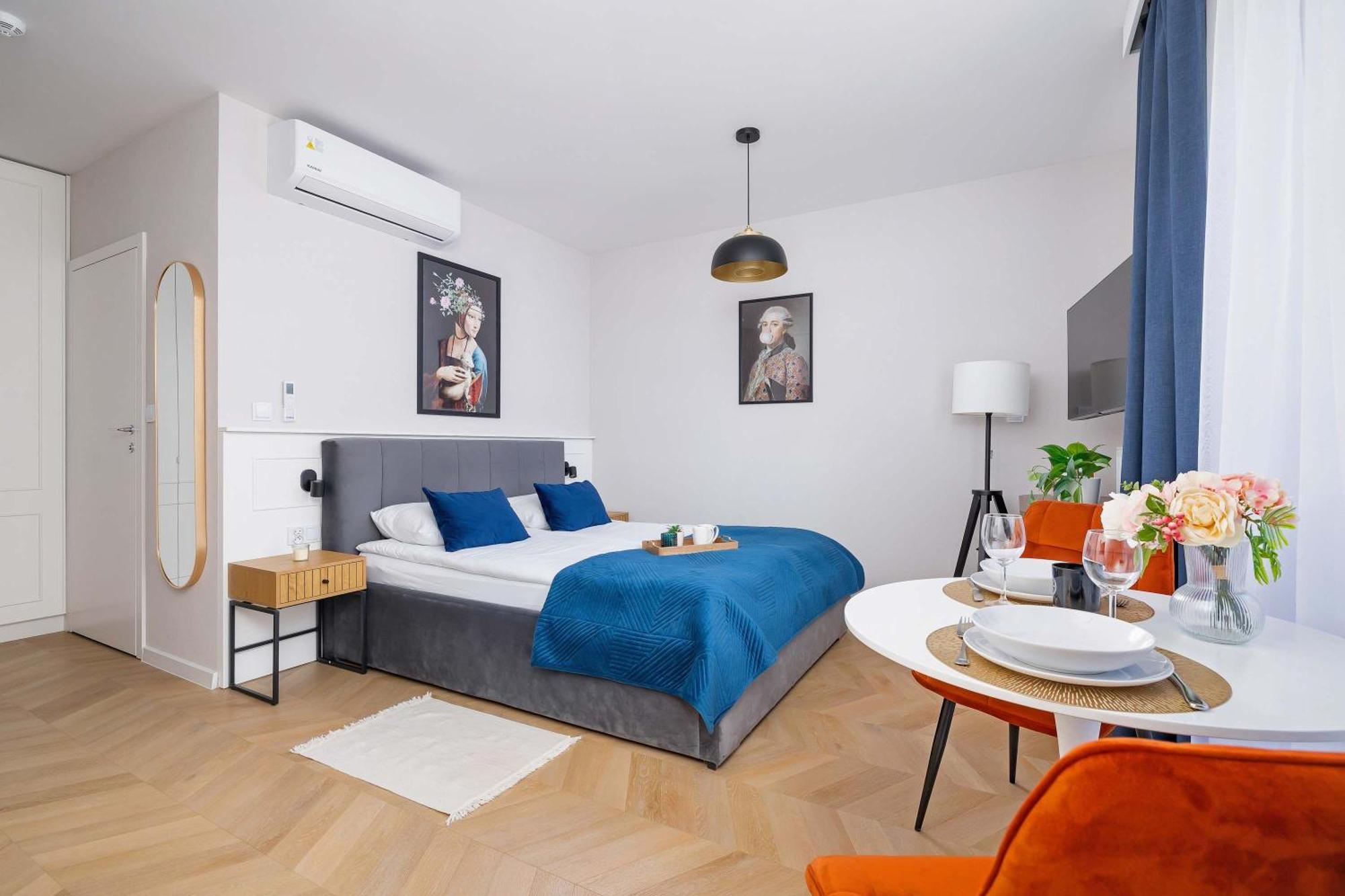 Modern With Air Conditioning In The Centre Of Cracow By Renters Apartment